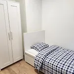 Private Room Steps From Old Town